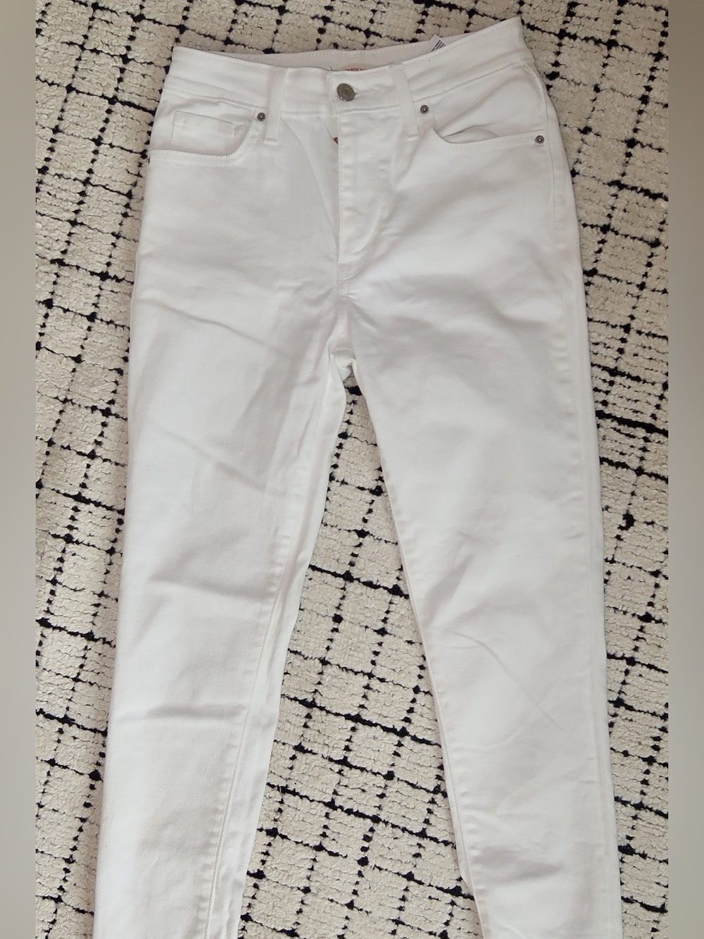 Levi's 721 White Skinny Jeans — High-Rise Style